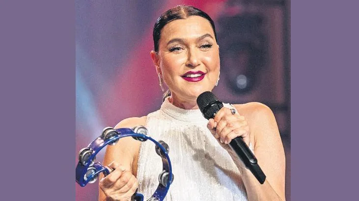 Her telden söyledi