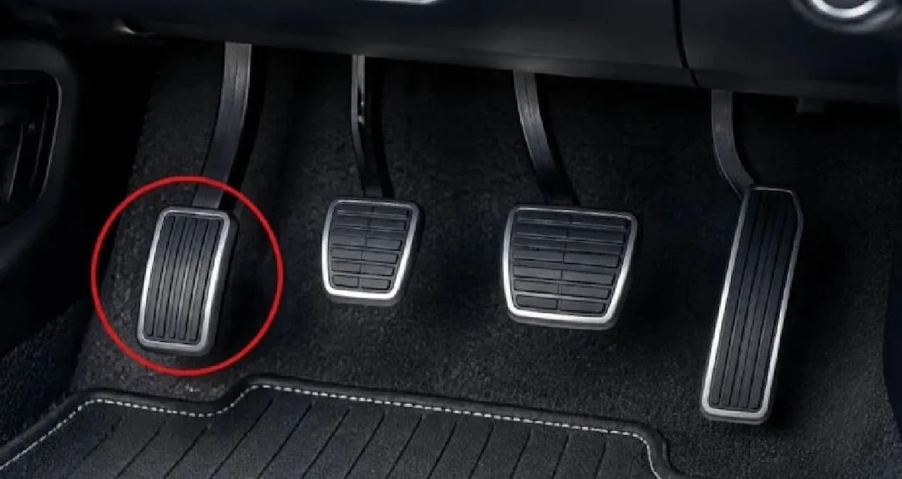 Arabalardaki 4. pedal bakın ne işe yarıyormuş