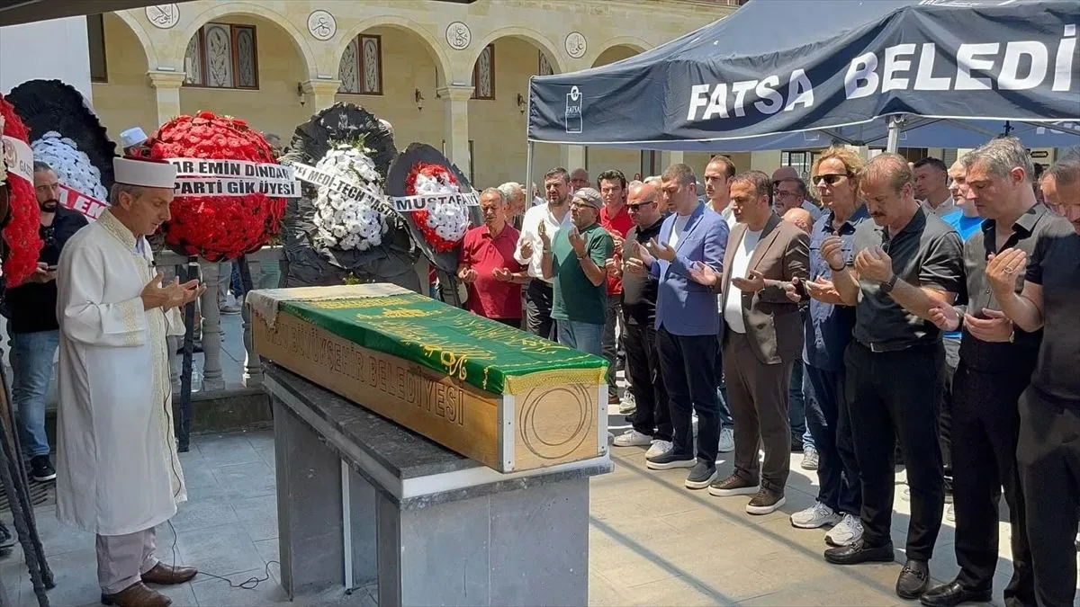 Soner Arıca'nın Annesi Son Yolculuğuna Uğurlandı