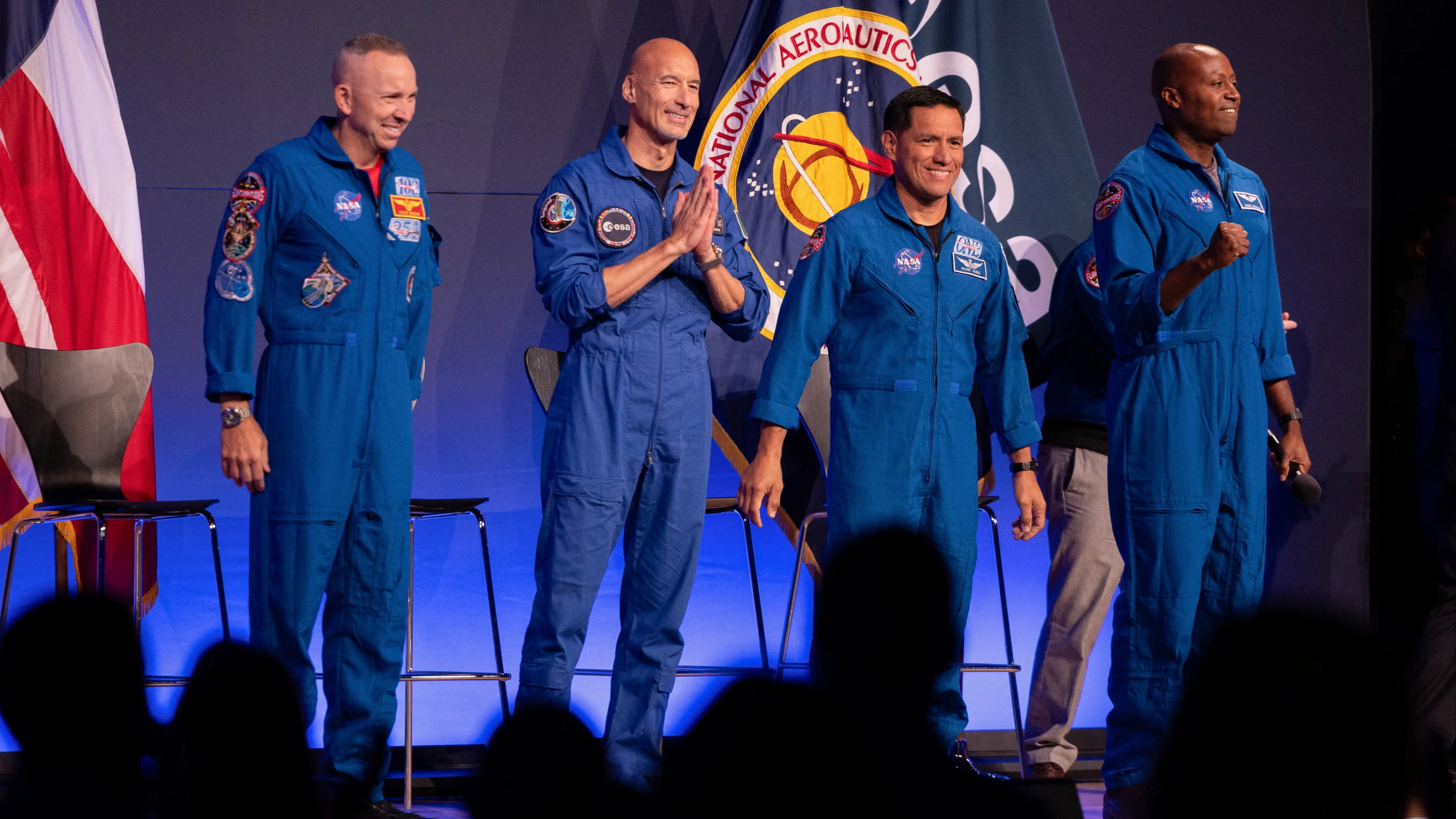 İnsanlık Ay'a dönüyor. Artemis III görevinin astronotları açıklandı