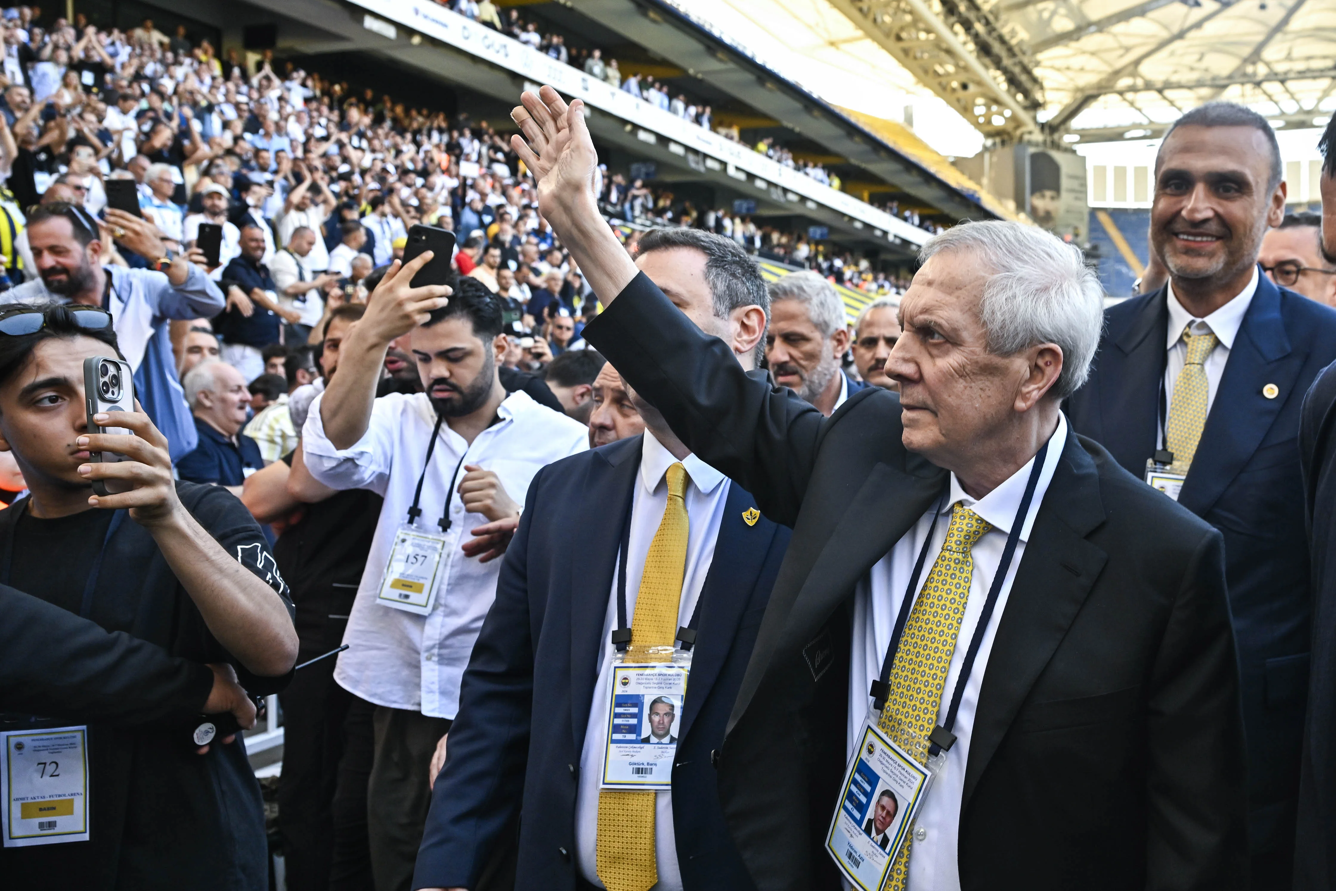 Resmi olmayan sonuçlara göre Aziz Yıldırım yeniden başkan