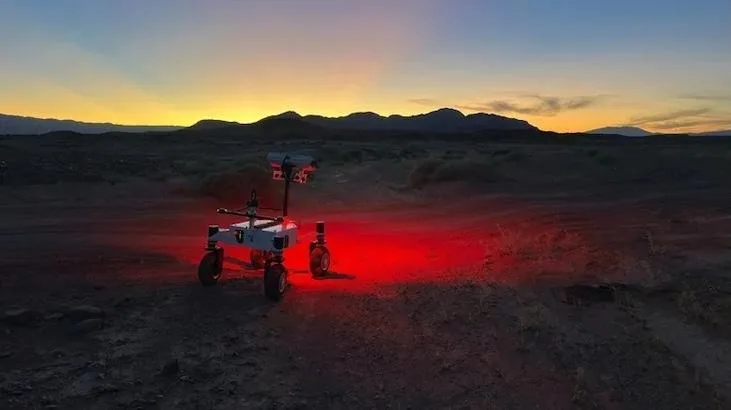NASA’nın yeni rover prototipi büyük engellerin üzerinden geçebiliyor