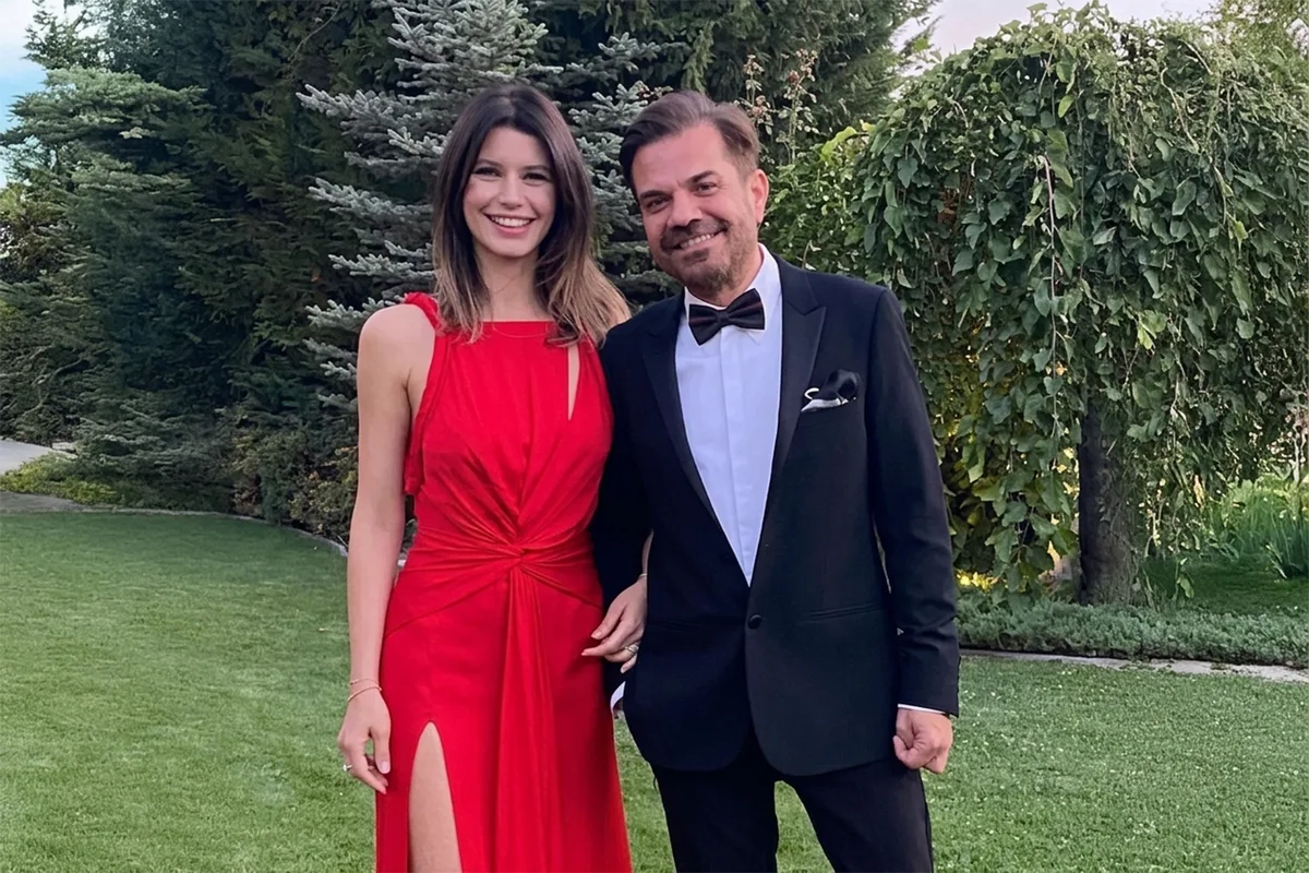 Kenan Doğulu ile Beren Saat’ten 12. yıl dönümü kutlaması