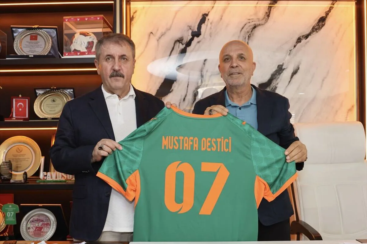 BBP Genel Başkanı Destici Alanyaspor'u Ziyaret Etti