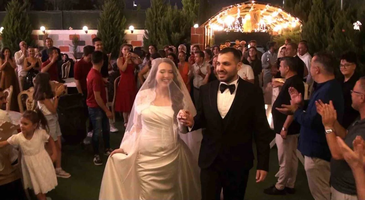 Sınırları Aşan Aşk: Fuat ve Megan'ın Düğünü