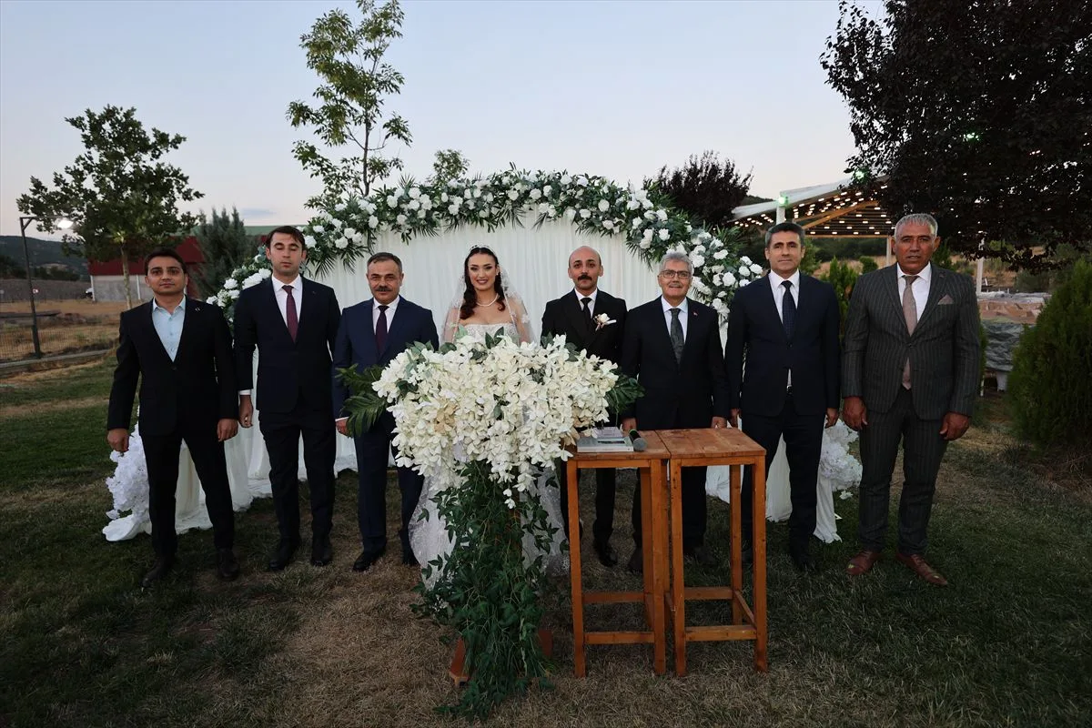 Bingöl Vali Yardımcısı Gökmen Evlendi