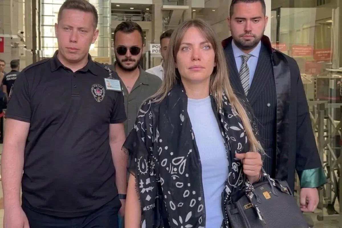 Eda Ece gözyaşları içinde özür diledi: Haddimi aştım