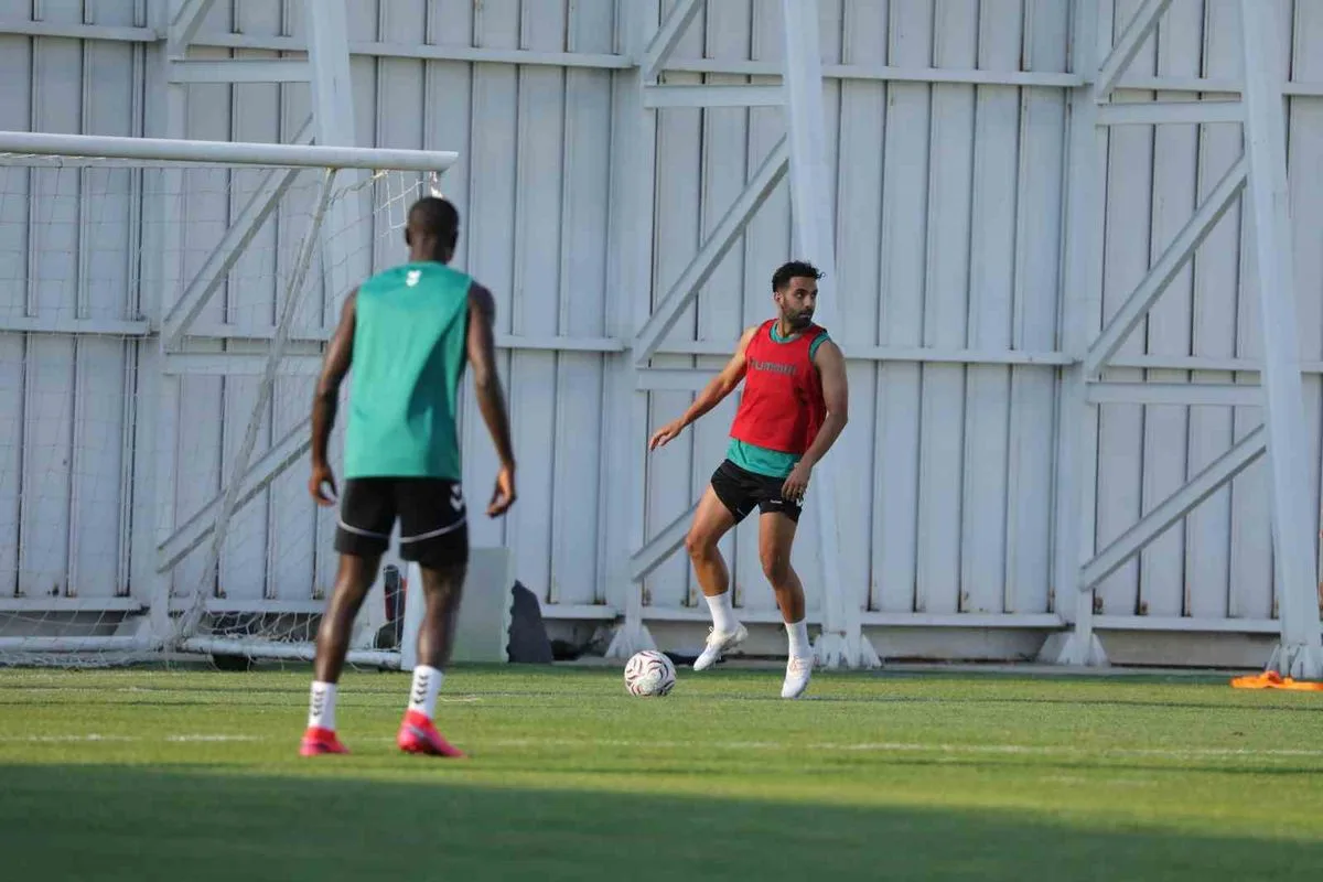Konyaspor Çaykur Rizespor'a Hazırlanıyor
