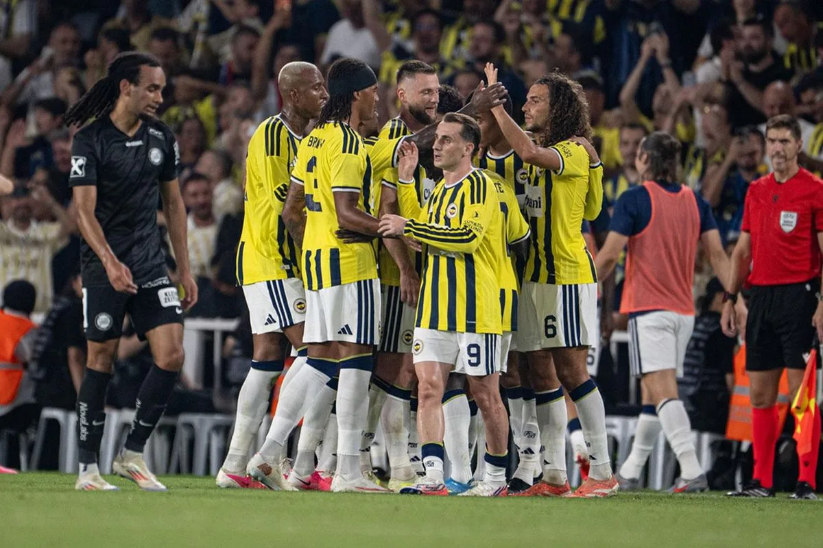 Fenerbahçe'nin Sturm Graz kamp kadrosu açıklandı! 3 eksik var