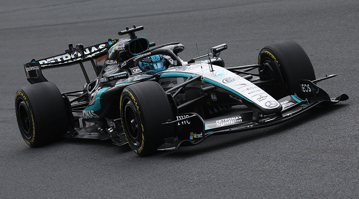 Formula 1 Hollanda Grand Prix'sinde sprint yarışını kazanan George Russell!