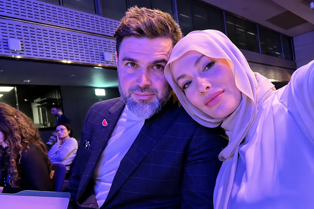 Reshad Strik'ten Gamze Özçelik'e aşk dolu sözler: Gülümsediğinde ruhumu aydınlatıyorsun